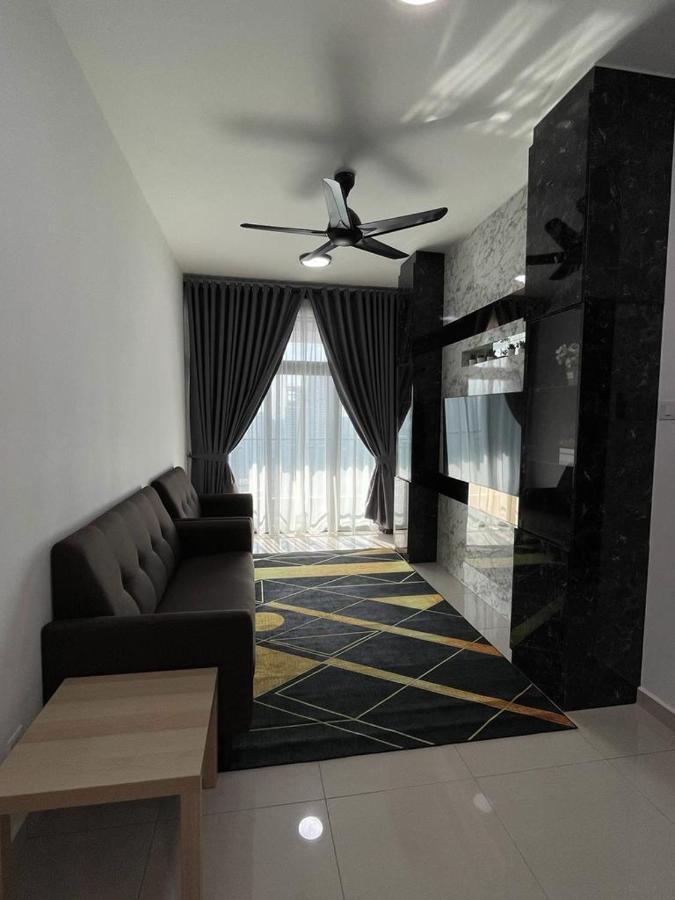 Cozy- Walk to KLCC next to LRT train KL tower view 3rooms at legasi by Ana Najam Kuala Lumpur Zewnętrze zdjęcie