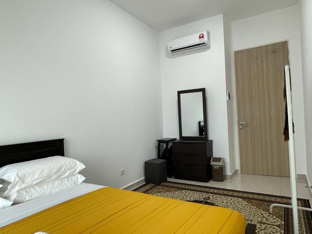 Cozy- Walk to KLCC next to LRT train KL tower view 3rooms at legasi by Ana Najam Kuala Lumpur Zewnętrze zdjęcie