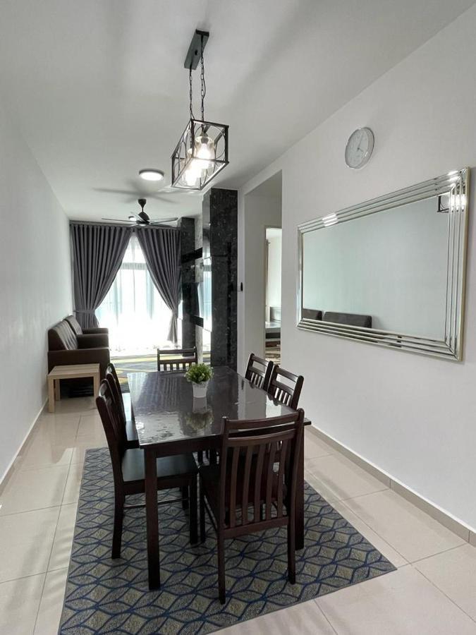 Cozy- Walk to KLCC next to LRT train KL tower view 3rooms at legasi by Ana Najam Kuala Lumpur Zewnętrze zdjęcie